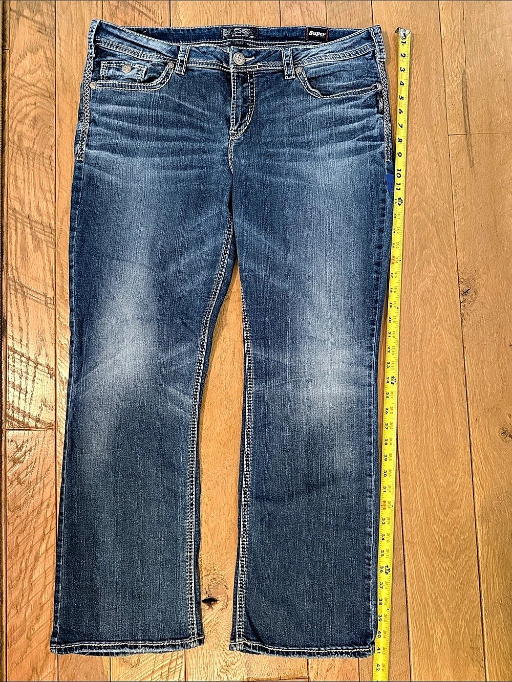 Silver Jeans Co. Suki Mid Rise Bootcut Jeans. Blue Waist 18W